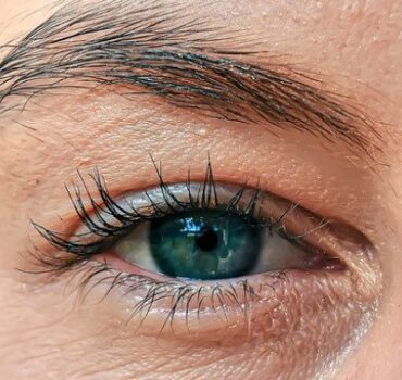 Is injecting filler into tear troughs via the mouth risky?